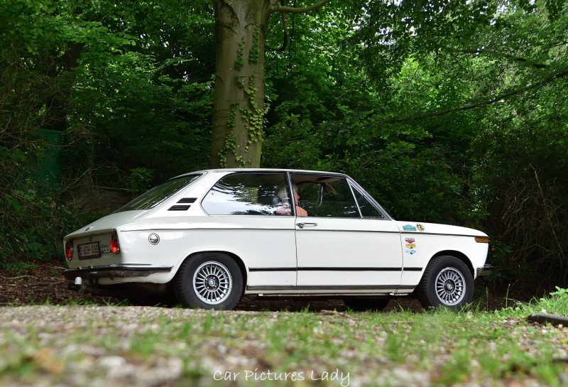 BMW-2002-Touring-1974-wit-5