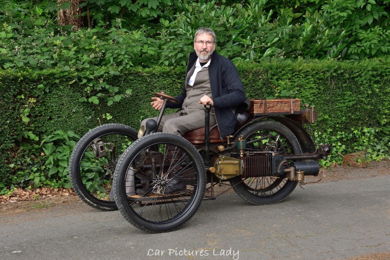 Leon-Bolle-tricycle-Voiturette-Race-1899